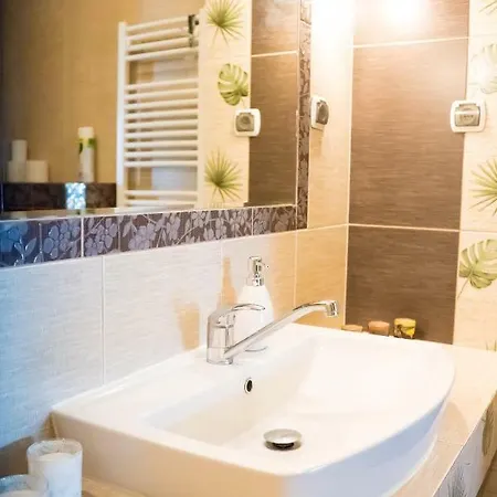 Rainbow Z Prywatnym Parkingiem * Μπιέλσκο-Μπιάλα