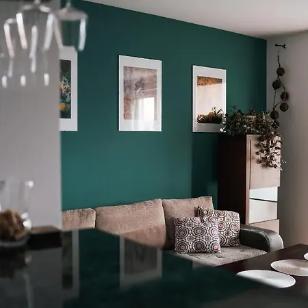 Rainbow Z Prywatnym Parkingiem Διαμέρισμα *