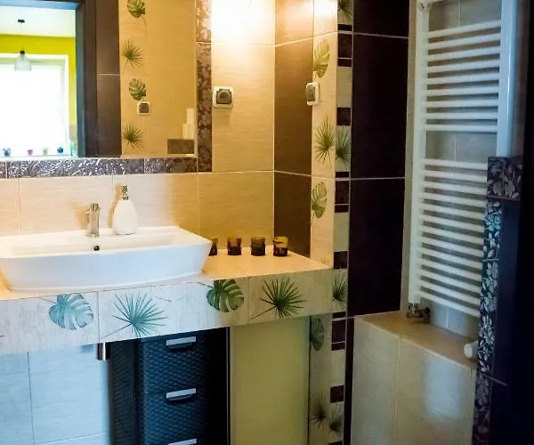 Rainbow Z Prywatnym Parkingiem 아파트 비엘스코-비아와